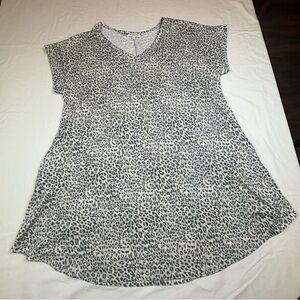 Sweet Lovely by Jen Dress Womens 1X Grey Leopard Pullover Short Sleeve w/Pockets